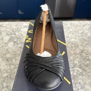 Brand new black flat shoe. Super cute